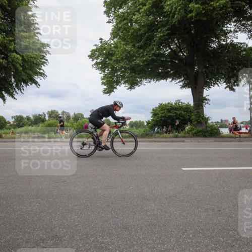 15.06.2025 - 7 Türme Triathlon Yannick Fuchs http://msf.ph/oto/7998940 15.06.2025 14:18:37 Radfahren  meine-sportfotos.de
