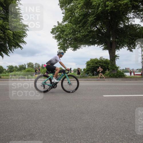 15.06.2025 - 7 Türme Triathlon Yannick Fuchs http://msf.ph/oto/7998959 15.06.2025 14:20:52 Radfahren  meine-sportfotos.de