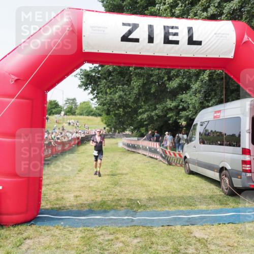 21.06.2025 - 27. Vierlanden-Triathlon MichiJ http://msf.ph/oto/7998982 15.06.2026 11:22:06 Ziel 315, 406, 410, 439 meine-sportfotos.de