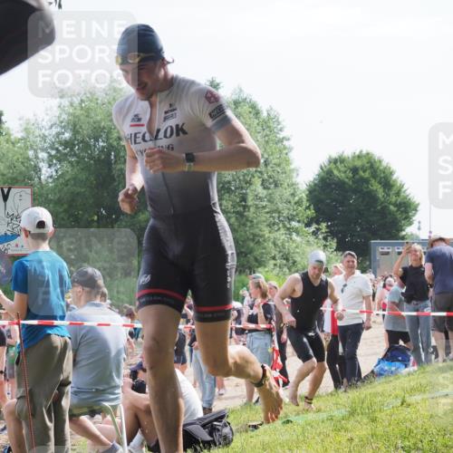 15.06.2025 - 27. Vierlanden-Triathlon KatJ http://msf.ph/oto/7998992 15.06.2025 09:56:16 Schwimmen 260, 268, 277, 285, 314, 315, 323, 349, 357 meine-sportfotos.de