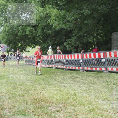 21.06.2025 - 27. Vierlanden-Triathlon KatJ http://msf.ph/oto/7999014 15.06.2025 12:53:20 Ziel 35, 234, 732 meine-sportfotos.de