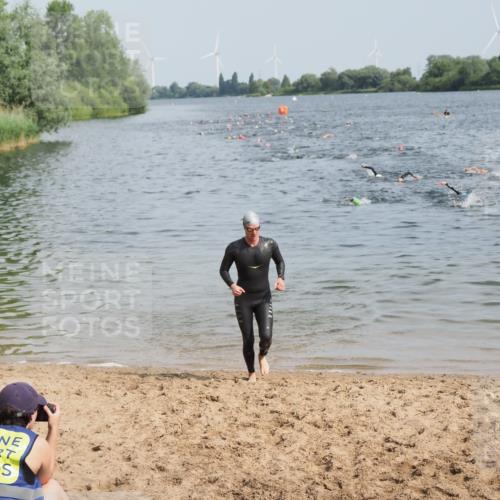 21.06.2025 - 27. Vierlanden-Triathlon MichiJ http://msf.ph/oto/7999028 15.06.2026 10:03:15 Schwimmen 406 meine-sportfotos.de
