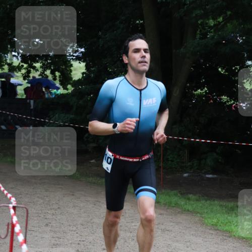 21.06.2025 - 27. Vierlanden-Triathlon Lena Gebhardt http://msf.ph/oto/7999031 15.06.2025 13:59:22 Laufen 10, 22, 27, 01 meine-sportfotos.de