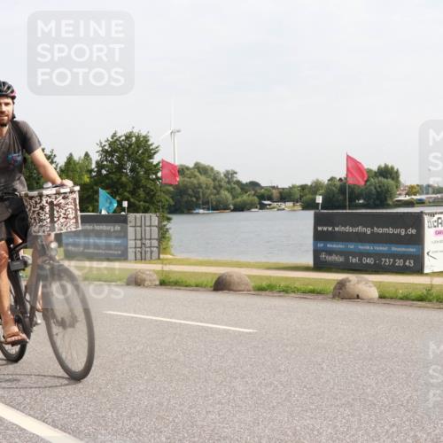 15.06.2025 - 27. Vierlanden-Triathlon H.Heesch http://msf.ph/oto/7999036 15.06.2025 10:10:44 Radfahren 25, 432 meine-sportfotos.de