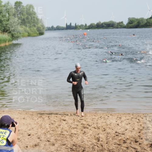 21.06.2025 - 27. Vierlanden-Triathlon MichiJ http://msf.ph/oto/7999047 15.06.2026 10:03:15 Schwimmen 406 meine-sportfotos.de