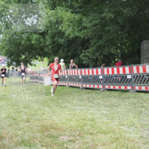 21.06.2025 - 27. Vierlanden-Triathlon KatJ http://msf.ph/oto/7999049 15.06.2025 12:53:20 Ziel 35, 234, 732 meine-sportfotos.de