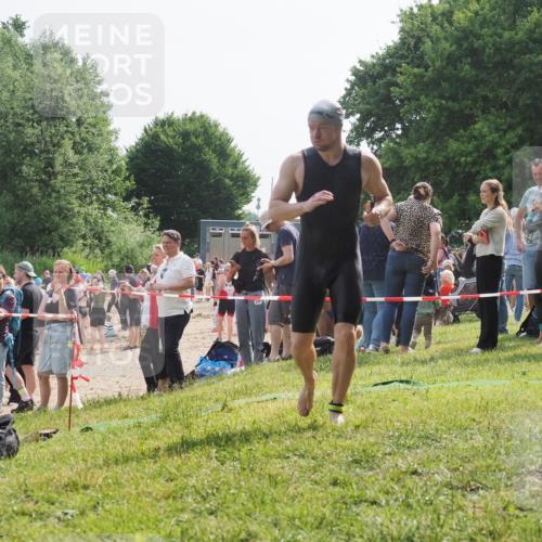 15.06.2025 - 27. Vierlanden-Triathlon KatJ http://msf.ph/oto/7999055 15.06.2025 09:56:18 Schwimmen 260, 277, 285, 314, 315, 323, 349, 357, 438 meine-sportfotos.de