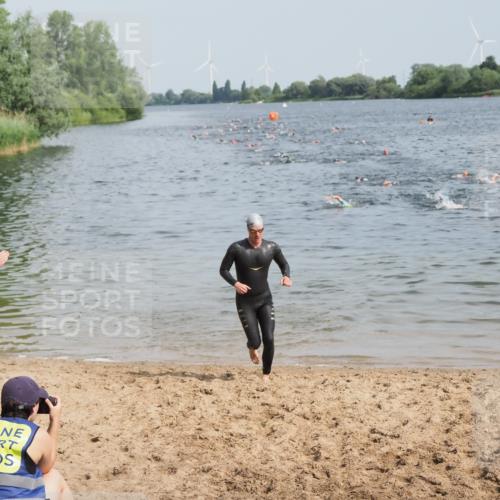 21.06.2025 - 27. Vierlanden-Triathlon MichiJ http://msf.ph/oto/7999069 15.06.2026 10:03:16 Schwimmen 406 meine-sportfotos.de