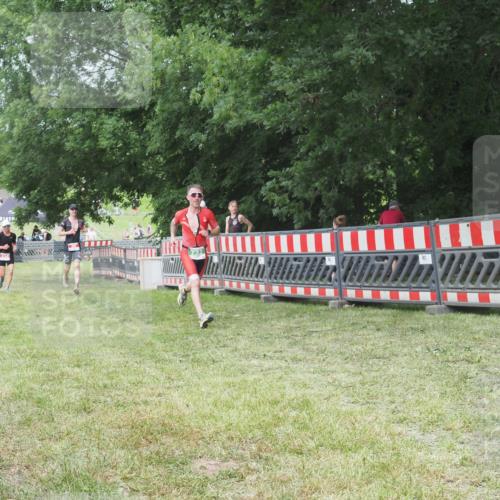 21.06.2025 - 27. Vierlanden-Triathlon KatJ http://msf.ph/oto/7999071 15.06.2025 12:53:20 Ziel 35, 234, 732 meine-sportfotos.de
