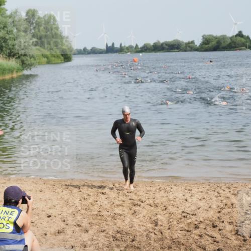 21.06.2025 - 27. Vierlanden-Triathlon MichiJ http://msf.ph/oto/7999086 15.06.2026 10:03:16 Schwimmen 406 meine-sportfotos.de