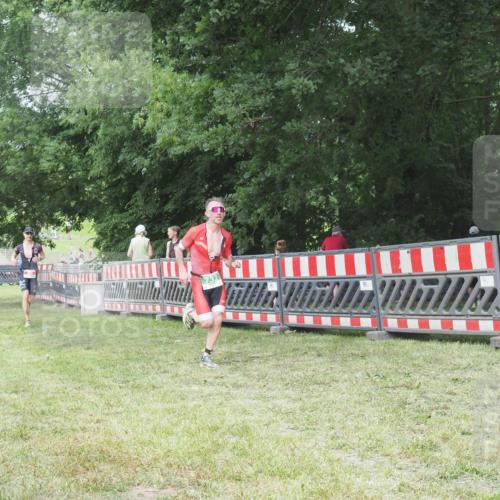 21.06.2025 - 27. Vierlanden-Triathlon KatJ http://msf.ph/oto/7999089 15.06.2025 12:53:20 Ziel 35, 234, 732 meine-sportfotos.de