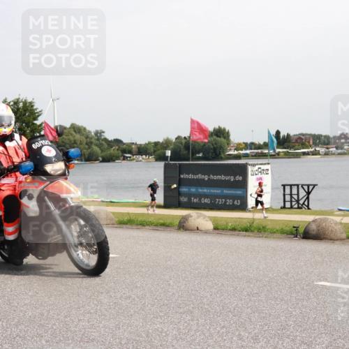 21.06.2025 - 27. Vierlanden-Triathlon H.Heesch http://msf.ph/oto/7999101 15.06.2025 11:38:41 Radfahren 716, 837 meine-sportfotos.de