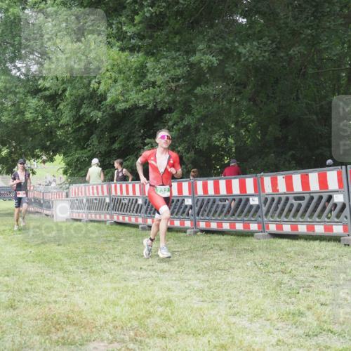 21.06.2025 - 27. Vierlanden-Triathlon KatJ http://msf.ph/oto/7999106 15.06.2025 12:53:21 Ziel 35, 234, 732 meine-sportfotos.de