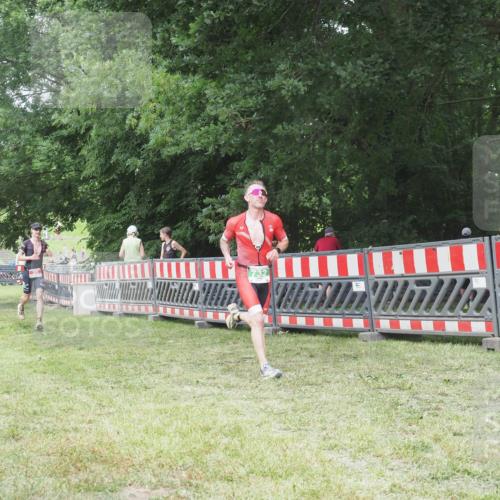 21.06.2025 - 27. Vierlanden-Triathlon KatJ http://msf.ph/oto/7999121 15.06.2025 12:53:21 Ziel 35, 234, 732 meine-sportfotos.de