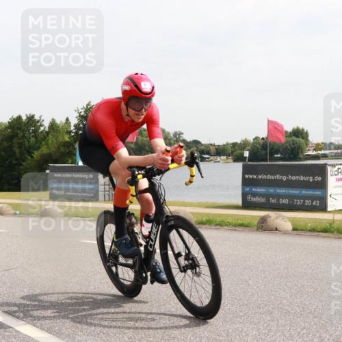 15.06.2025 - 27. Vierlanden-Triathlon H.Heesch http://msf.ph/oto/7999137 15.06.2025 10:17:41 Radfahren 60, 80 meine-sportfotos.de