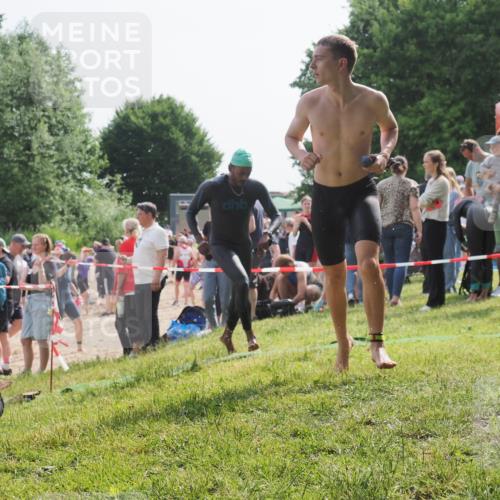 15.06.2025 - 27. Vierlanden-Triathlon KatJ http://msf.ph/oto/7999157 15.06.2025 09:56:21 Schwimmen 260, 277, 314, 315, 323, 349, 438 meine-sportfotos.de