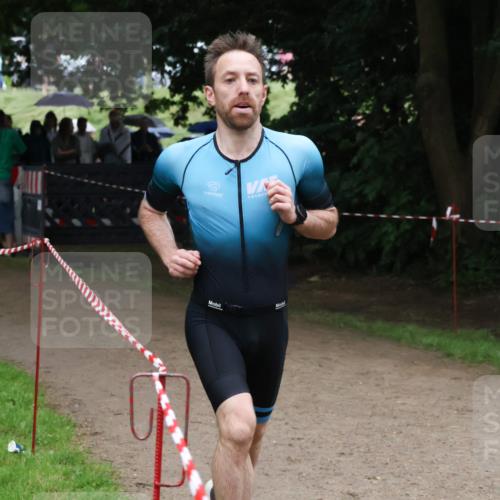 21.06.2025 - 27. Vierlanden-Triathlon Lena Gebhardt http://msf.ph/oto/7999164 15.06.2025 13:59:39 Laufen  meine-sportfotos.de