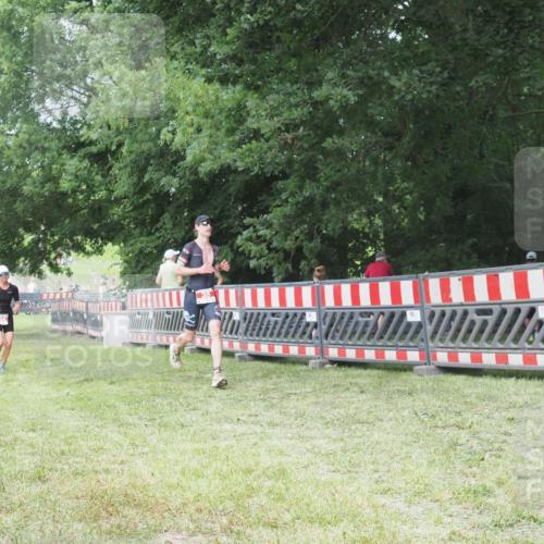 21.06.2025 - 27. Vierlanden-Triathlon KatJ http://msf.ph/oto/7999167 15.06.2025 12:53:22 Ziel 35, 234, 732 meine-sportfotos.de