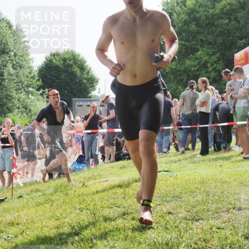 15.06.2025 - 27. Vierlanden-Triathlon KatJ http://msf.ph/oto/7999183 15.06.2025 09:56:22 Schwimmen 260, 314, 315, 323, 349, 438 meine-sportfotos.de