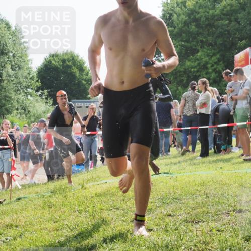 15.06.2025 - 27. Vierlanden-Triathlon KatJ http://msf.ph/oto/7999196 15.06.2025 09:56:22 Schwimmen 260, 314, 315, 323, 349, 438 meine-sportfotos.de