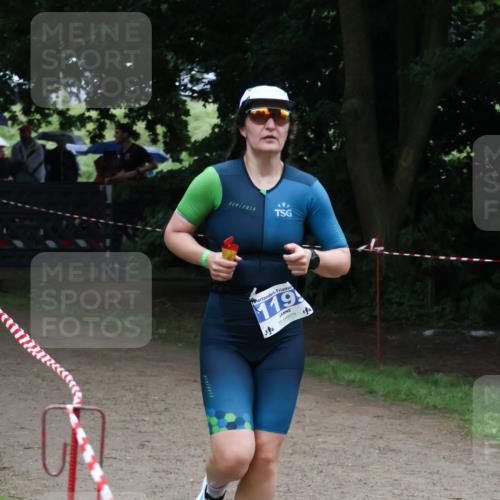 21.06.2025 - 27. Vierlanden-Triathlon Lena Gebhardt http://msf.ph/oto/7999197 15.06.2025 13:59:44 Laufen 119 meine-sportfotos.de