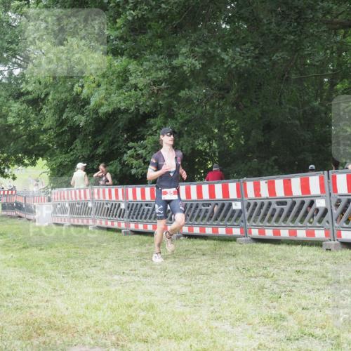 21.06.2025 - 27. Vierlanden-Triathlon KatJ http://msf.ph/oto/7999205 15.06.2025 12:53:23 Ziel 35, 234 meine-sportfotos.de