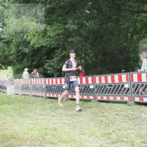 21.06.2025 - 27. Vierlanden-Triathlon KatJ http://msf.ph/oto/7999222 15.06.2025 12:53:23 Ziel 35, 234 meine-sportfotos.de