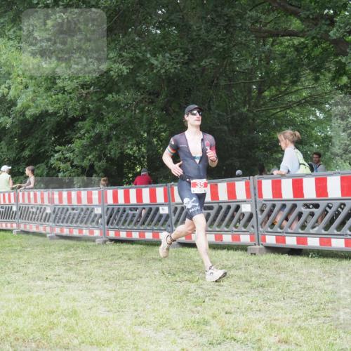 21.06.2025 - 27. Vierlanden-Triathlon KatJ http://msf.ph/oto/7999239 15.06.2025 12:53:23 Ziel 35, 234 meine-sportfotos.de