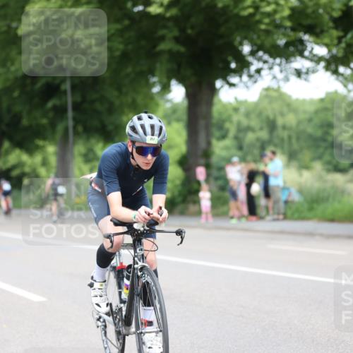 15.06.2025 - 7 Türme Triathlon Yannick Fuchs http://msf.ph/oto/7999243 15.06.2025 12:21:55 Radfahren 257, 371, 628 meine-sportfotos.de