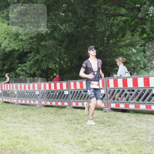 21.06.2025 - 27. Vierlanden-Triathlon KatJ http://msf.ph/oto/7999244 15.06.2025 12:53:23 Ziel 35, 234 meine-sportfotos.de
