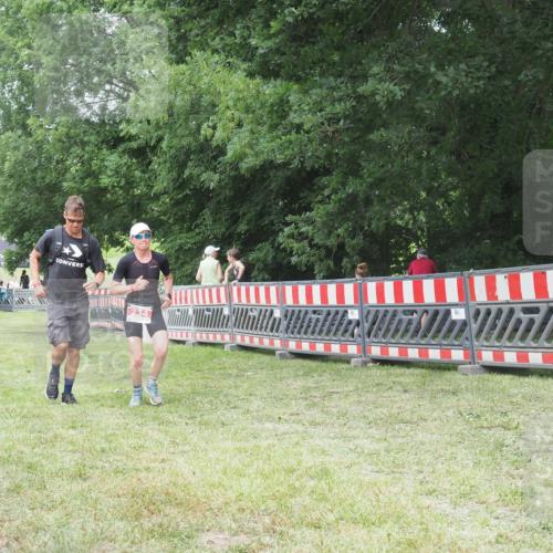 21.06.2025 - 27. Vierlanden-Triathlon KatJ http://msf.ph/oto/7999249 15.06.2025 12:53:24 Ziel 35, 234 meine-sportfotos.de