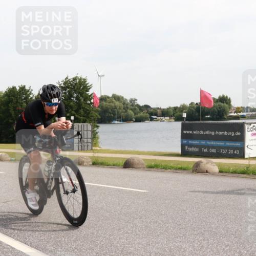 15.06.2025 - 27. Vierlanden-Triathlon H.Heesch http://msf.ph/oto/7999253 15.06.2025 10:21:26 Radfahren 36, 217, 454 meine-sportfotos.de