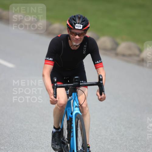 21.06.2025 - 27. Vierlanden-Triathlon H.Heesch http://msf.ph/oto/7999254 15.06.2025 12:30:36 Radfahren 58, 739, 828, 883, 884, 952 meine-sportfotos.de
