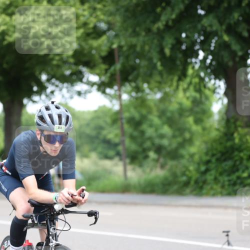 15.06.2025 - 7 Türme Triathlon Yannick Fuchs http://msf.ph/oto/7999261 15.06.2025 12:21:55 Radfahren 257, 371, 628 meine-sportfotos.de
