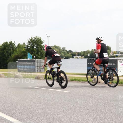 15.06.2025 - 27. Vierlanden-Triathlon H.Heesch http://msf.ph/oto/7999266 15.06.2025 10:22:05 Radfahren 48, 417, 592, 613 meine-sportfotos.de