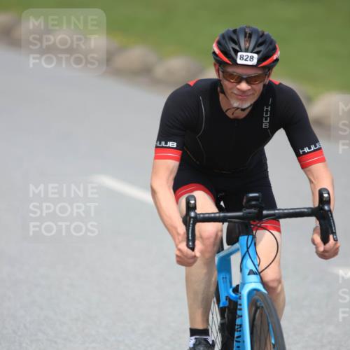 21.06.2025 - 27. Vierlanden-Triathlon H.Heesch http://msf.ph/oto/7999294 15.06.2025 12:30:36 Radfahren 58, 739, 828, 883, 884, 952 meine-sportfotos.de