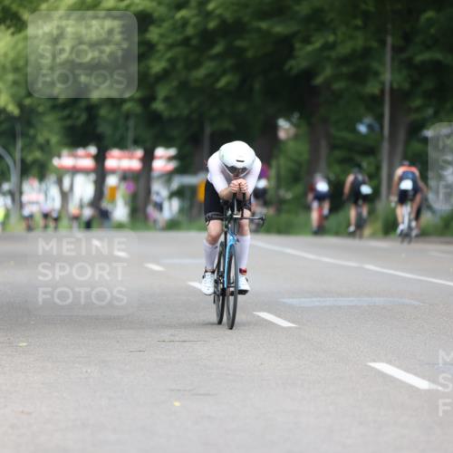 15.06.2025 - 7 Türme Triathlon Yannick Fuchs http://msf.ph/oto/7999295 15.06.2025 12:22:01 Radfahren 215, 248, 371 meine-sportfotos.de