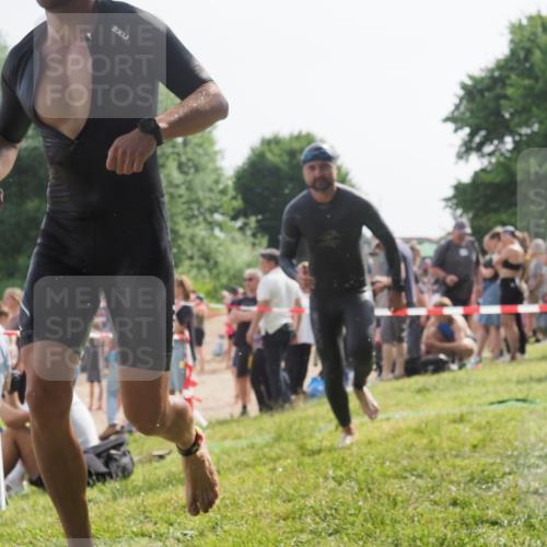 15.06.2025 - 27. Vierlanden-Triathlon KatJ http://msf.ph/oto/7999296 15.06.2025 09:56:25 Schwimmen 260, 314, 315, 323, 438 meine-sportfotos.de