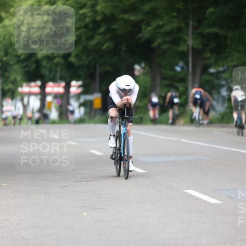 15.06.2025 - 7 Türme Triathlon Yannick Fuchs http://msf.ph/oto/7999305 15.06.2025 12:22:01 Radfahren 215, 248, 371 meine-sportfotos.de