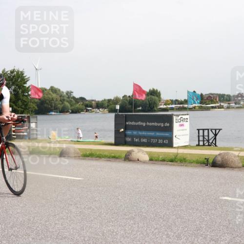 15.06.2025 - 27. Vierlanden-Triathlon H.Heesch http://msf.ph/oto/7999355 15.06.2025 11:39:16 Radfahren 220, 641, 667, 723, 746, 808 meine-sportfotos.de