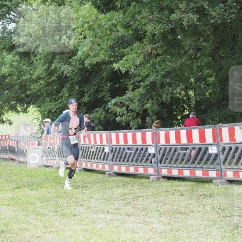 21.06.2025 - 27. Vierlanden-Triathlon KatJ http://msf.ph/oto/7999422 15.06.2025 12:53:58 Ziel 21, 60, 650, 682 meine-sportfotos.de