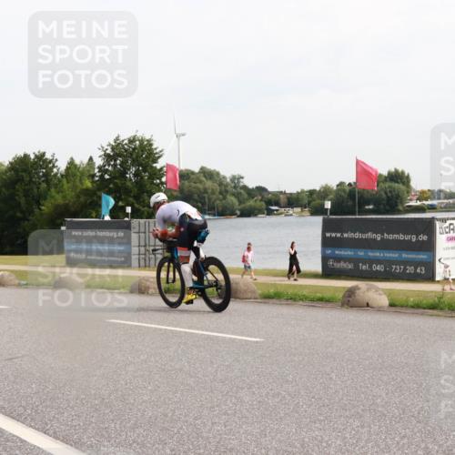 15.06.2025 - 27. Vierlanden-Triathlon H.Heesch http://msf.ph/oto/7999428 15.06.2025 10:23:18 Radfahren 80, 171, 528, 570, 597, 620 meine-sportfotos.de