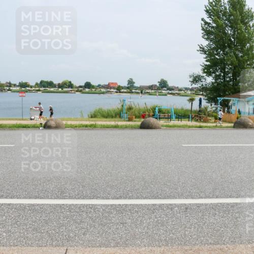 21.06.2025 - 27. Vierlanden-Triathlon H.Heesch http://msf.ph/oto/7999440 15.06.2025 12:31:48 Radfahren 861 meine-sportfotos.de