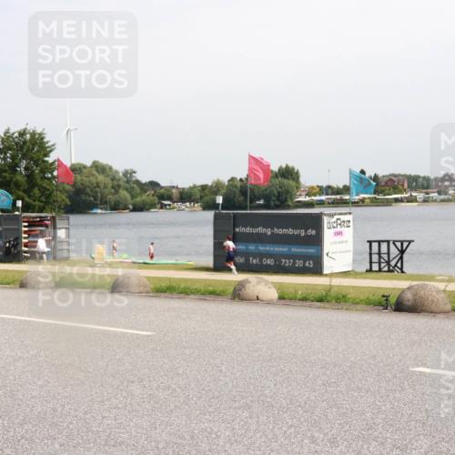 15.06.2025 - 27. Vierlanden-Triathlon H.Heesch http://msf.ph/oto/7999454 15.06.2025 11:39:39 Radfahren 708 meine-sportfotos.de