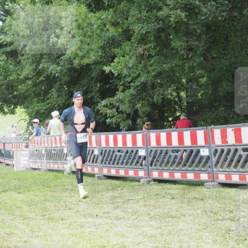 21.06.2025 - 27. Vierlanden-Triathlon KatJ http://msf.ph/oto/7999457 15.06.2025 12:53:58 Ziel 21, 60, 650, 682 meine-sportfotos.de