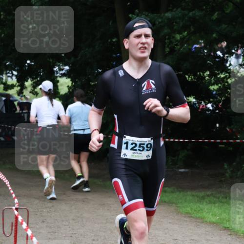 21.06.2025 - 27. Vierlanden-Triathlon Lena Gebhardt http://msf.ph/oto/7999471 15.06.2025 14:00:44 Laufen 2025, 1259 meine-sportfotos.de