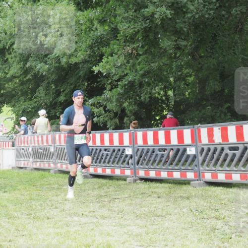 21.06.2025 - 27. Vierlanden-Triathlon KatJ http://msf.ph/oto/7999475 15.06.2025 12:53:59 Ziel 21, 60, 650, 682 meine-sportfotos.de