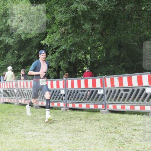 21.06.2025 - 27. Vierlanden-Triathlon KatJ http://msf.ph/oto/7999491 15.06.2025 12:53:59 Ziel 21, 60, 650, 682 meine-sportfotos.de
