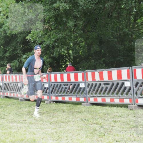 21.06.2025 - 27. Vierlanden-Triathlon KatJ http://msf.ph/oto/7999510 15.06.2025 12:53:59 Ziel 21, 60, 650, 682 meine-sportfotos.de