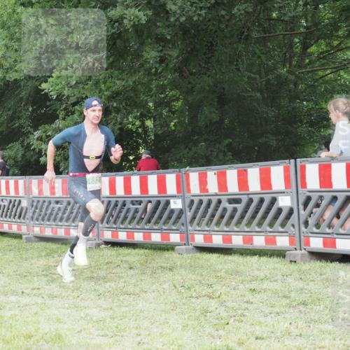 21.06.2025 - 27. Vierlanden-Triathlon KatJ http://msf.ph/oto/7999529 15.06.2025 12:53:59 Ziel 21, 60, 650, 682 meine-sportfotos.de